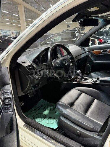 Mercedes C 300-13