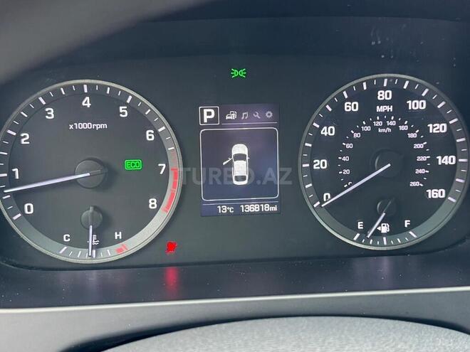 Hyundai Sonata-15