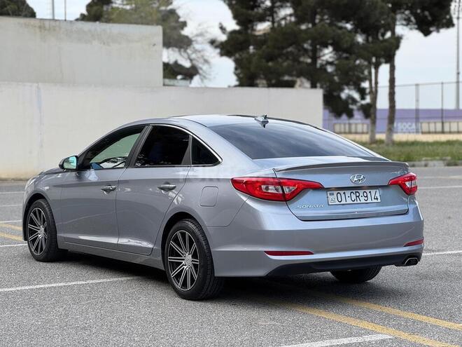 Hyundai Sonata-9