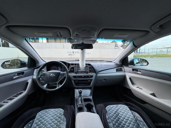 Hyundai Sonata-13