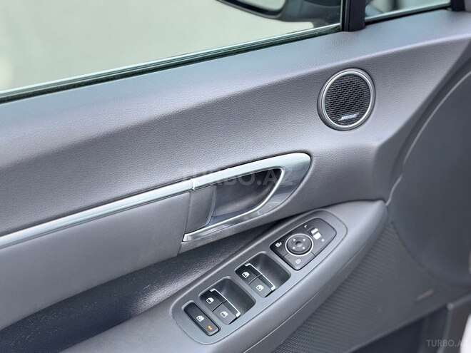 Hyundai Sonata-16