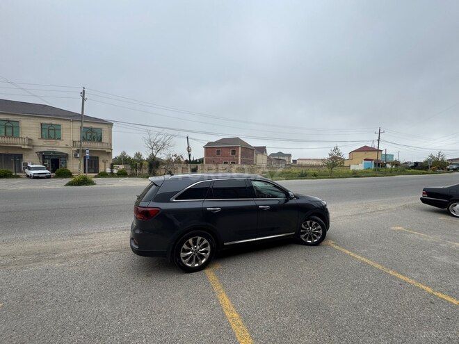Kia Sorento-9