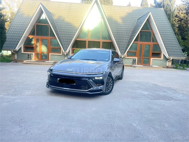 Hyundai Sonata-1