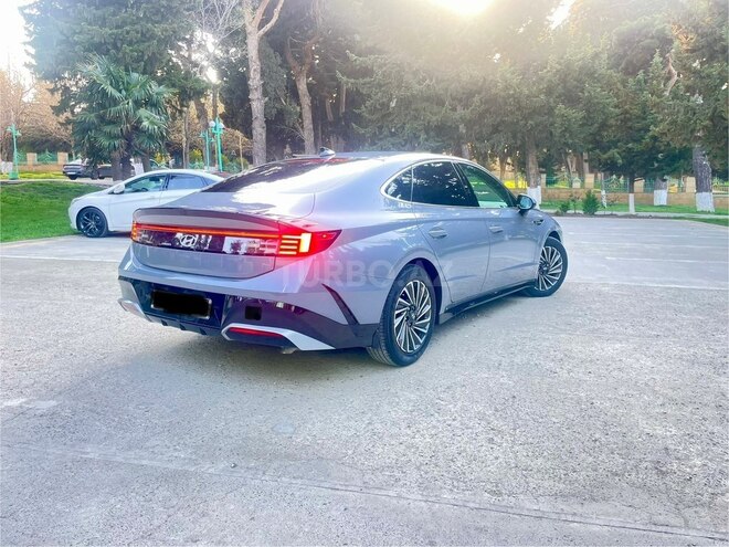 Hyundai Sonata-2