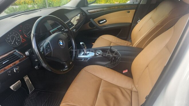 BMW 528-9