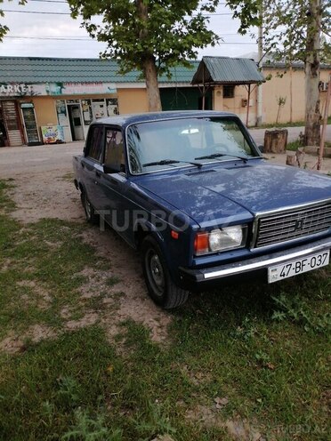 LADA (VAZ) 2107-2