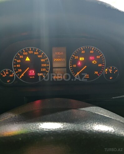 Mercedes A 200-2