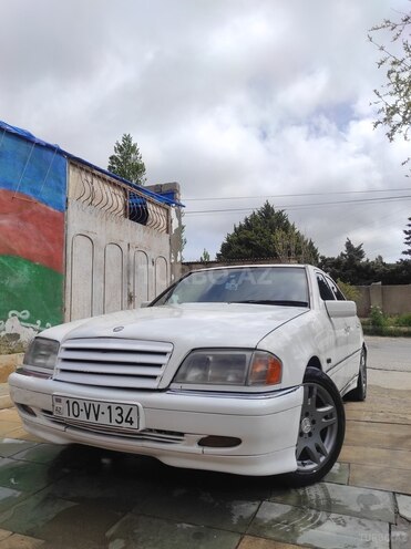 Mercedes C 200-1