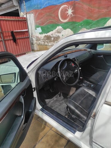 Mercedes C 200-11