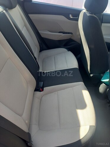 Hyundai Accent-2