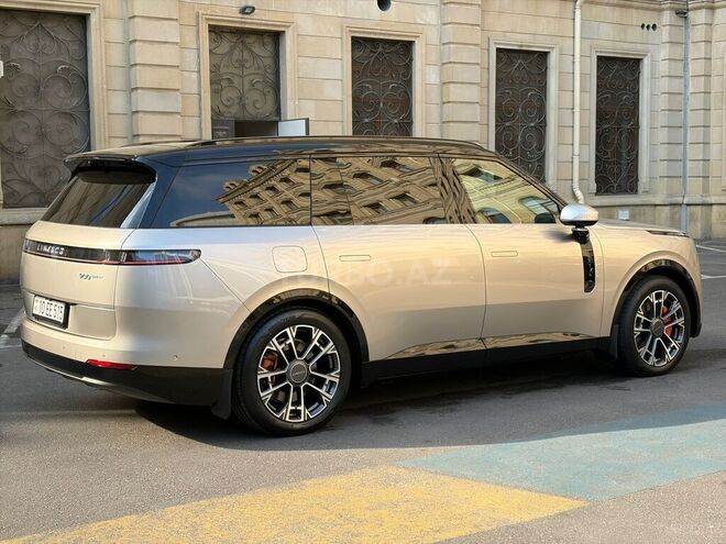 Lynk & Co 900-3