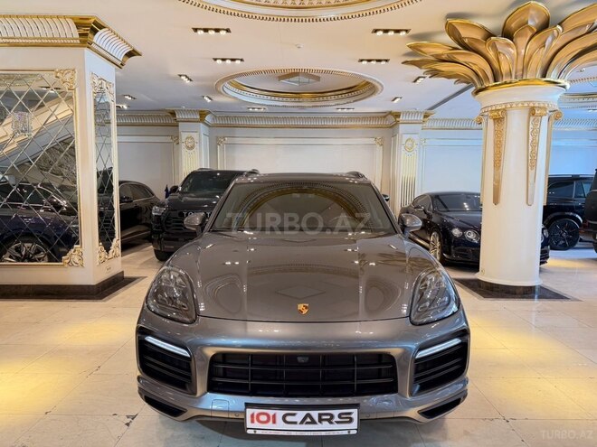 Porsche Cayenne-1