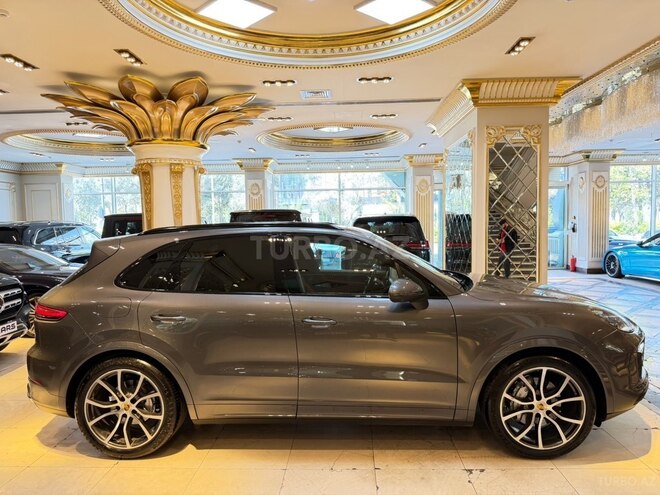 Porsche Cayenne-3