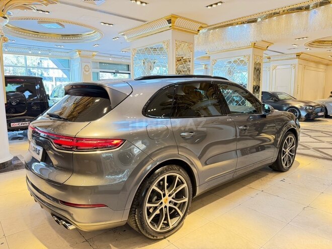 Porsche Cayenne-6