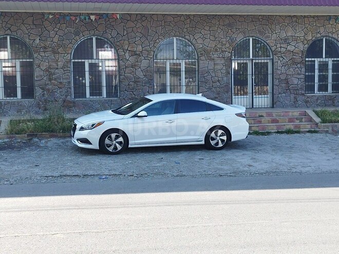 Hyundai Sonata-12