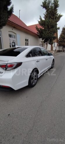 Hyundai Sonata-5