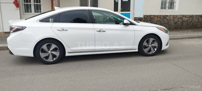 Hyundai Sonata-4