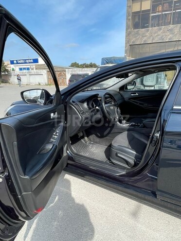Hyundai Sonata-15
