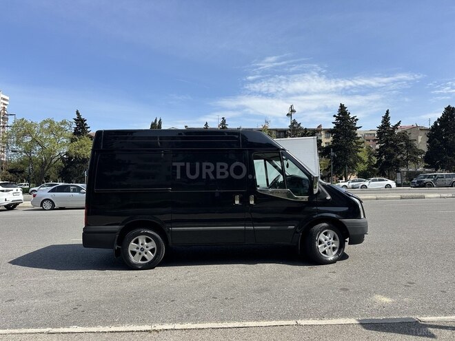 Ford Transit-8