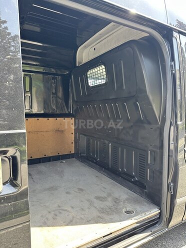 Ford Transit-13