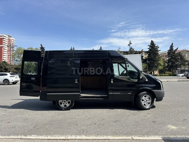 Ford Transit-11