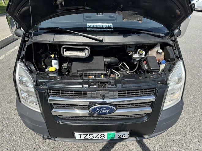 Ford Transit-16