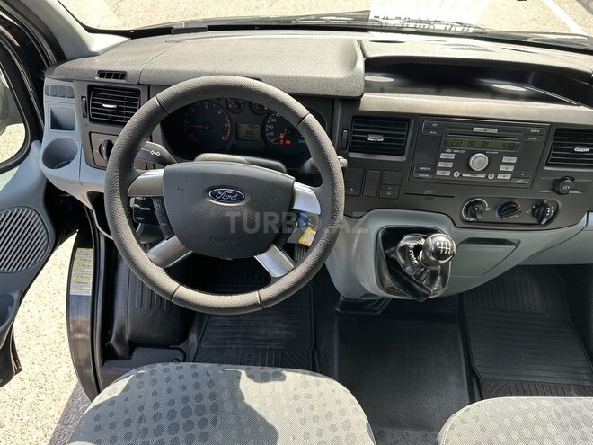 Ford Transit-22