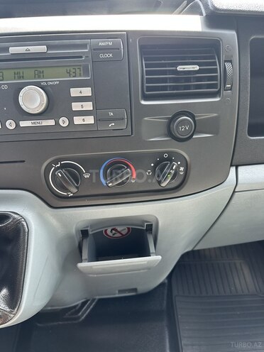 Ford Transit-24