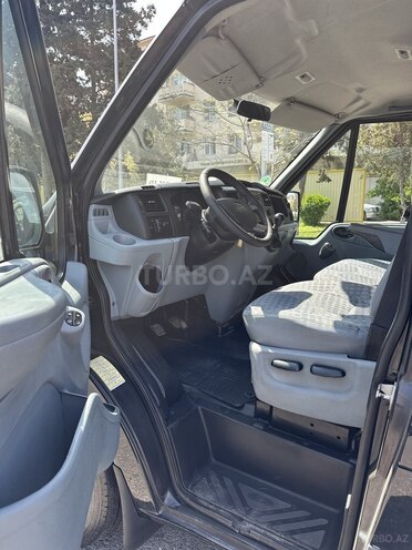 Ford Transit-18