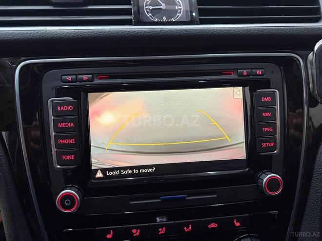 Volkswagen Passat-16