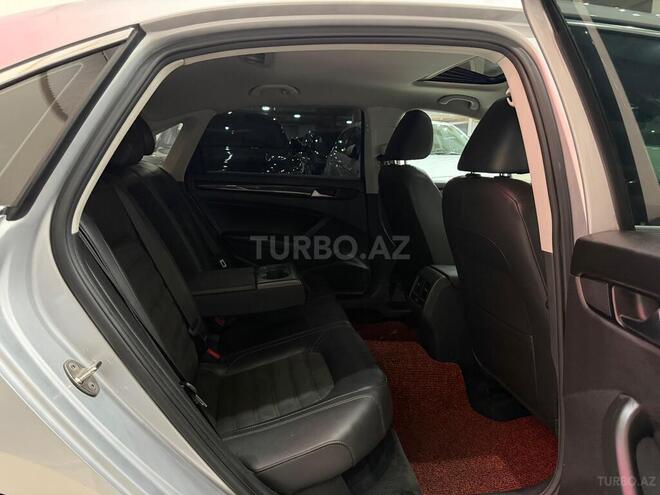 Volkswagen Passat-12