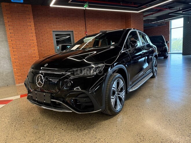 Mercedes EQE SUV-3