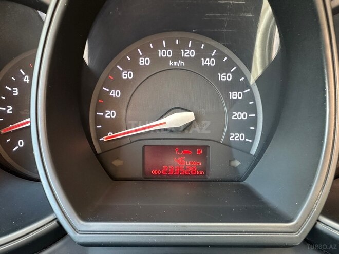 Kia Rio-10