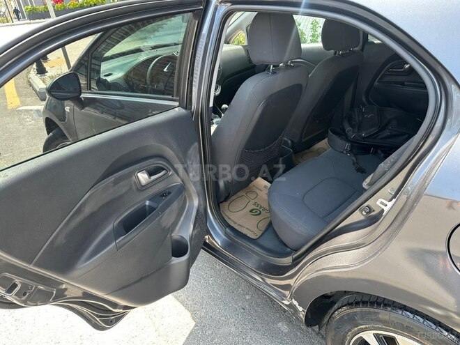 Kia Rio-7