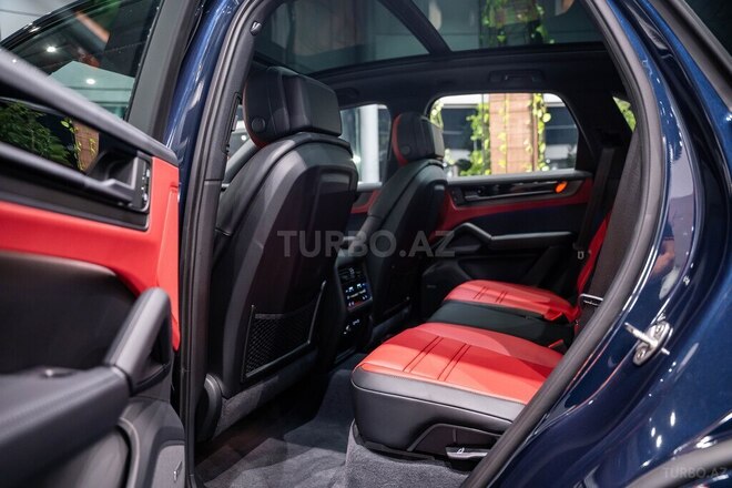 Porsche Cayenne-12
