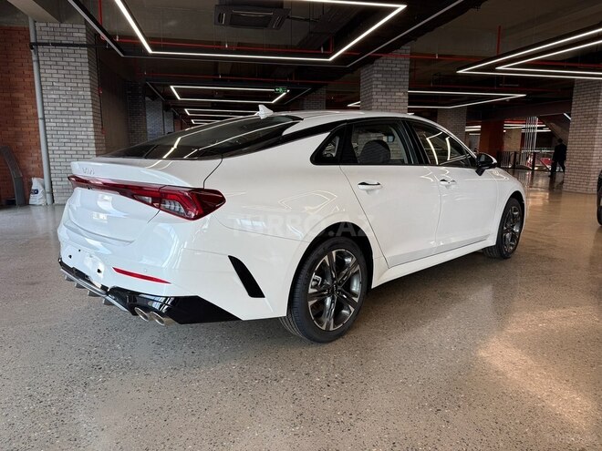 Kia K5-17