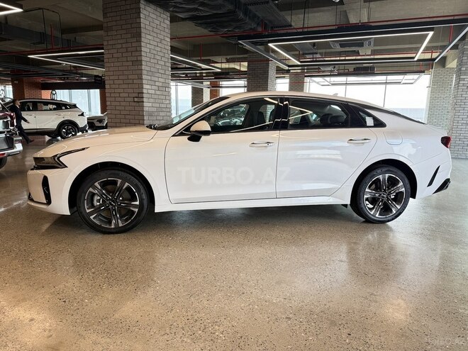 Kia K5-16