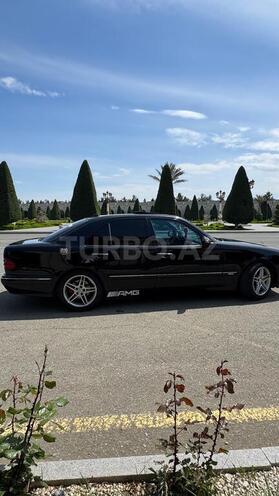 Mercedes E 240-4