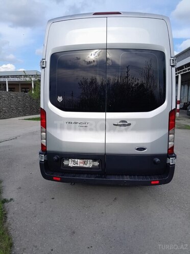 Ford Transit-5