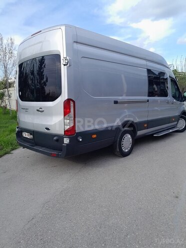 Ford Transit-6