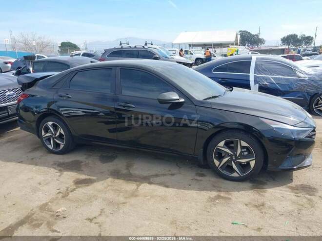Hyundai Elantra-8