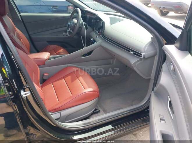 Hyundai Elantra-9