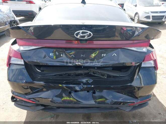 Hyundai Elantra-6
