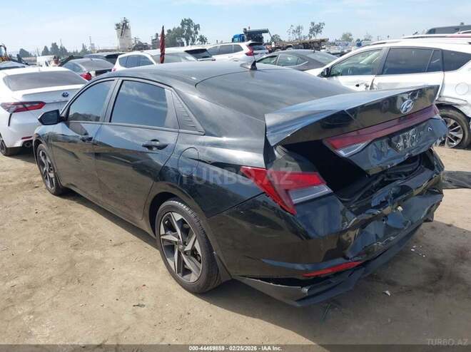 Hyundai Elantra-4