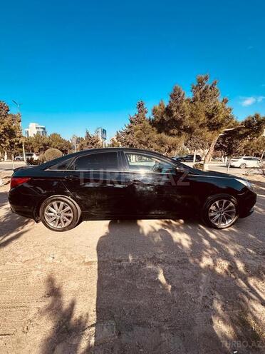 Hyundai Sonata-4
