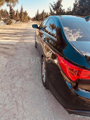 Hyundai Sonata-12
