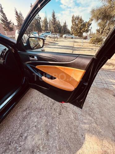 Hyundai Sonata-13