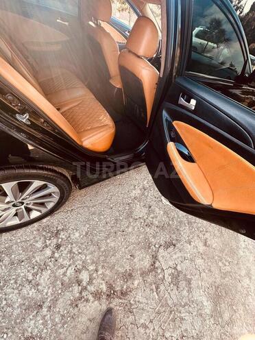 Hyundai Sonata-14