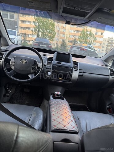 Toyota Prius-3