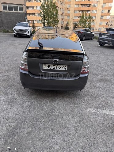 Toyota Prius-8
